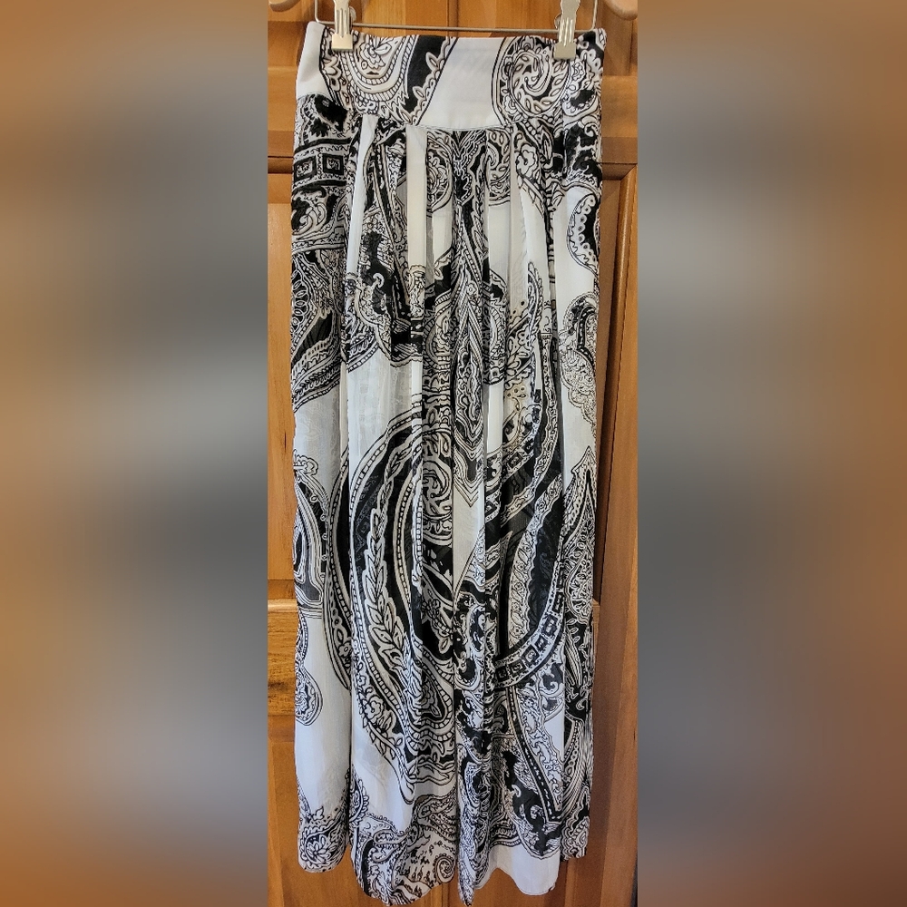 White House Black Market Monochrome Paisley Maxi Skirt